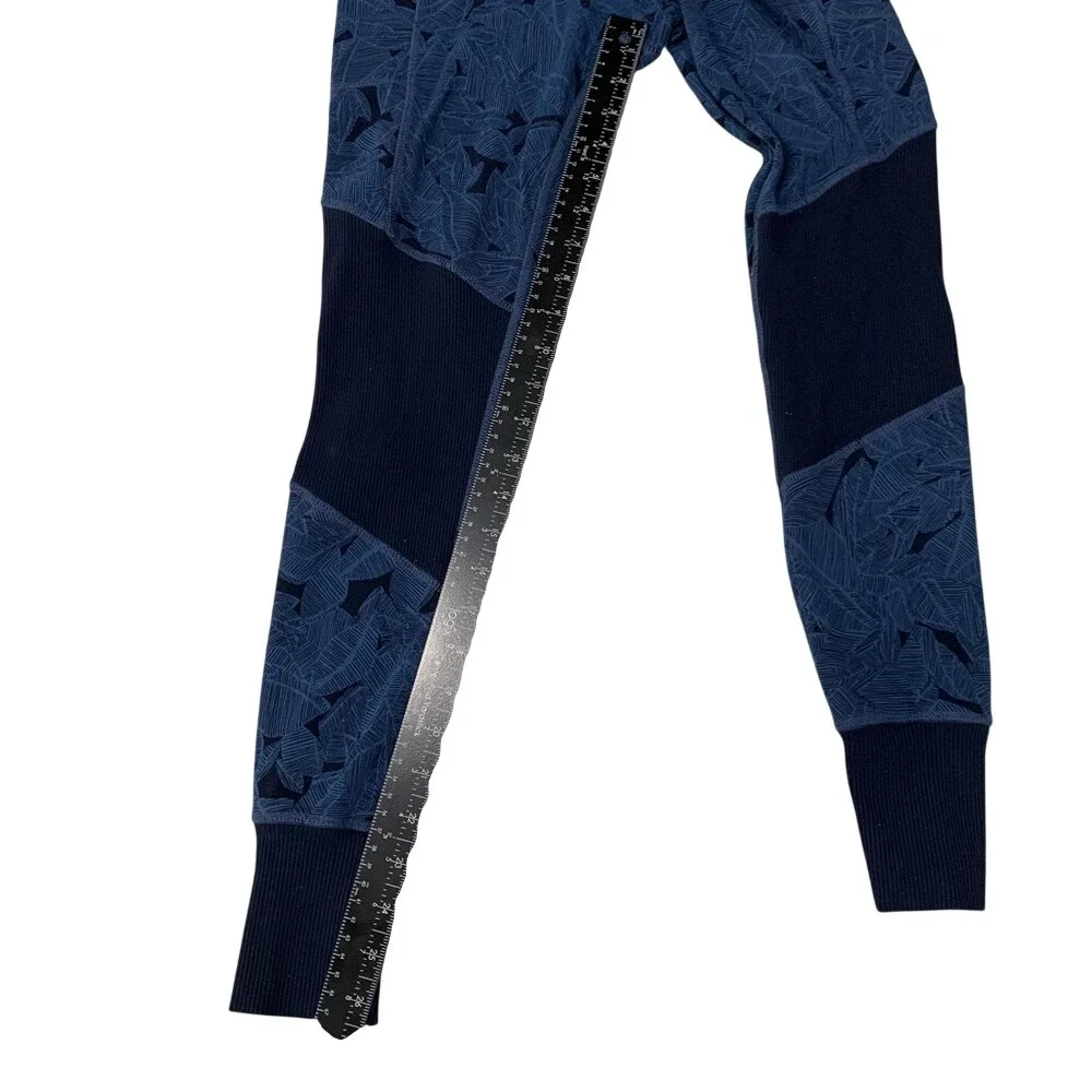 Athleta Leggings Tropical Excursion Blue/Navy Leaf Ribbed Athletic Gym Size‎ XS